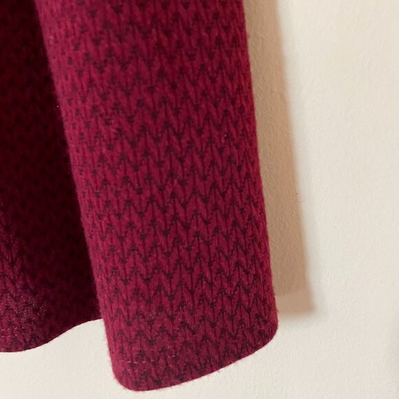 Wine color sleeveless dress - Picture 5 of 9